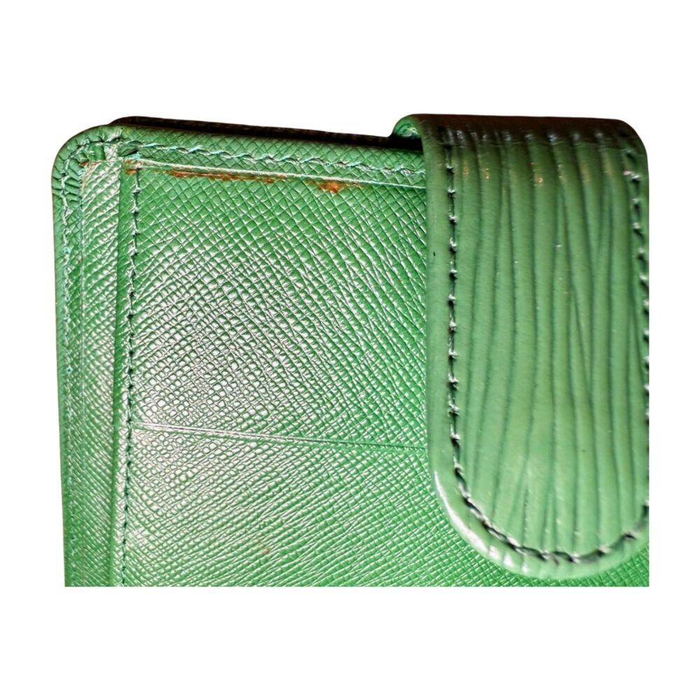 Louis Vuitton Epi Leather Wallet, Green - Picture 3 of 8